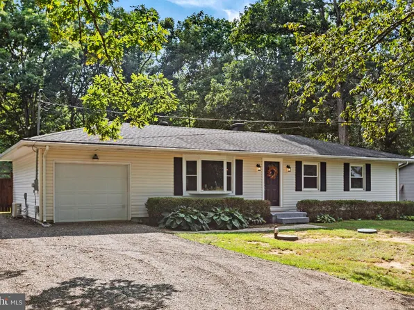 19495 Point Lookout Rd, Lexington Park, MD 20653
