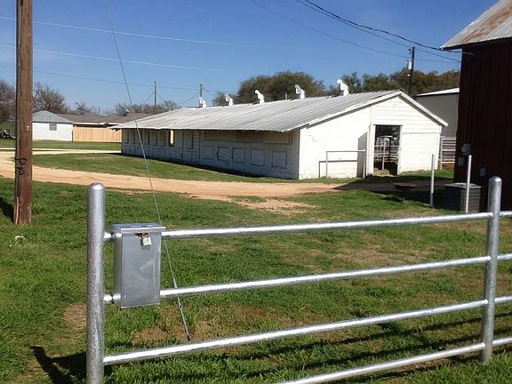 5th image of 1381 S State Highway 108 APT C