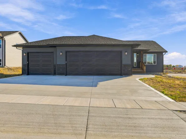 628 Bull Run Dr, Box Elder, SD 57719