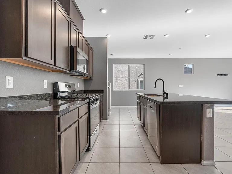10949 Oregano Ave — Photo 19