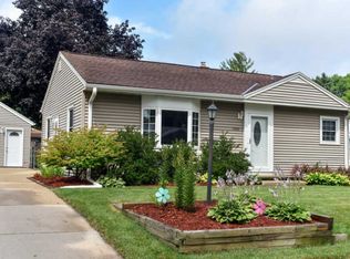 2489 S 88th St, West Allis, WI 53227