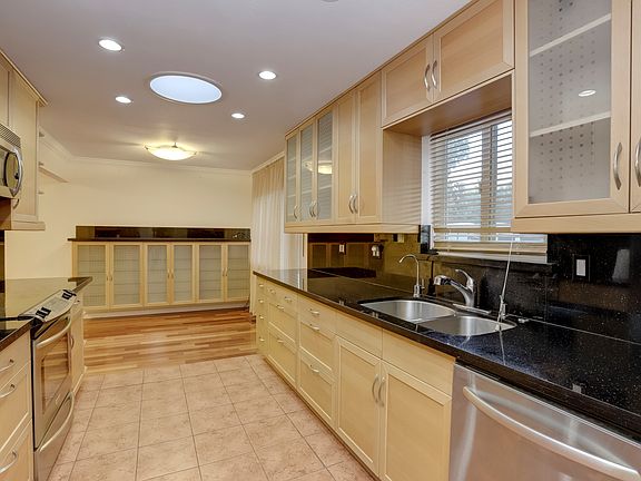 4th image of 405 Kenny Ct
