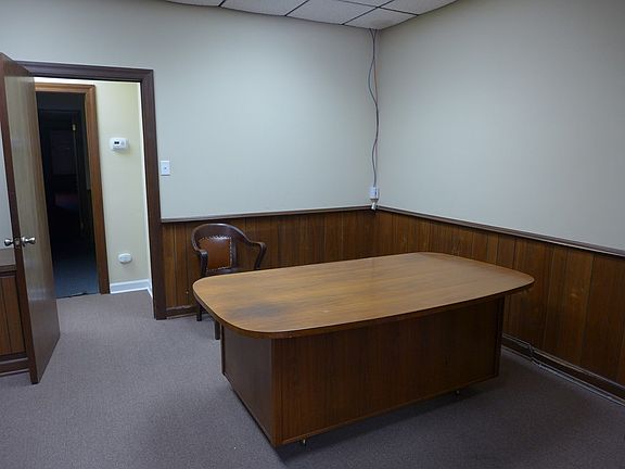 4th image of 213 Walnut St