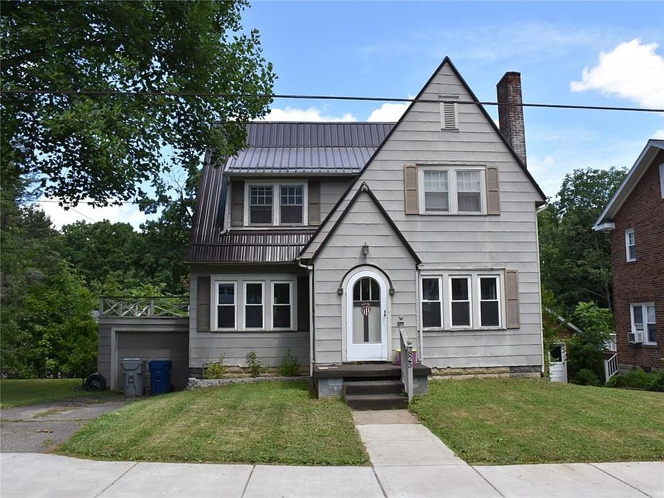 1st image of 825 Irvin Ave