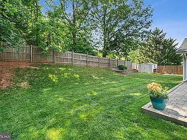 422 Avondale Dr — Photo 33