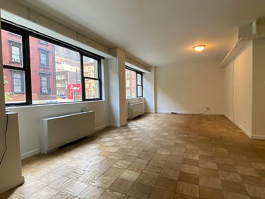 Rented by REAL New York | media 21