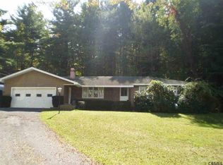 19 Dormay Ln, Troy, NY 12182