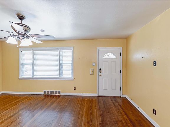 5th image of 1074 Fontaine Pl