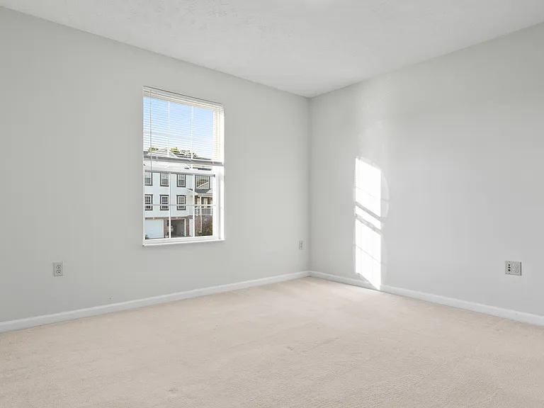 602 Cassandra Dr — Photo 32