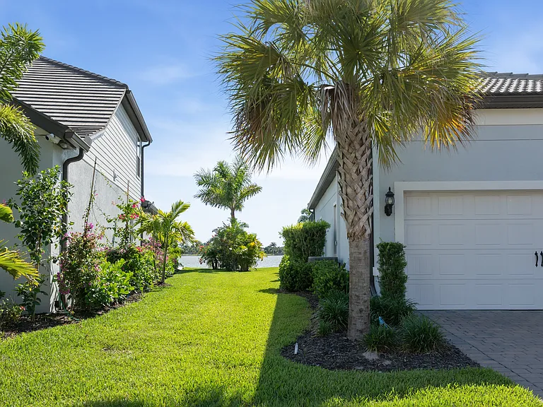 7849 Mainsail Ln — Photo 57