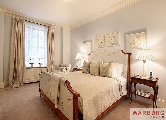 Sold by Warburg | media 16