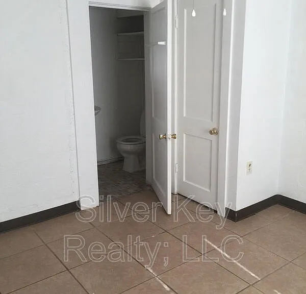 107 Forrest Ave #4 — Photo 7