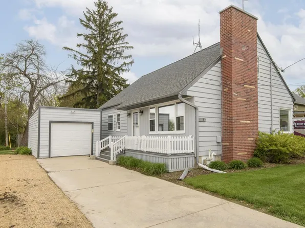 208 Wright STREET, Waukesha, WI 53186