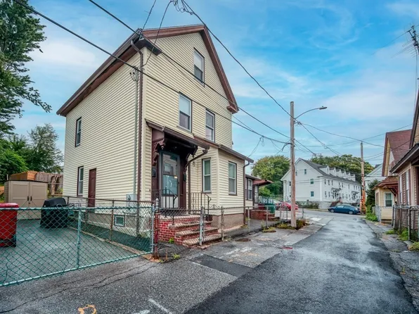 9 L St, Lowell, MA 01850