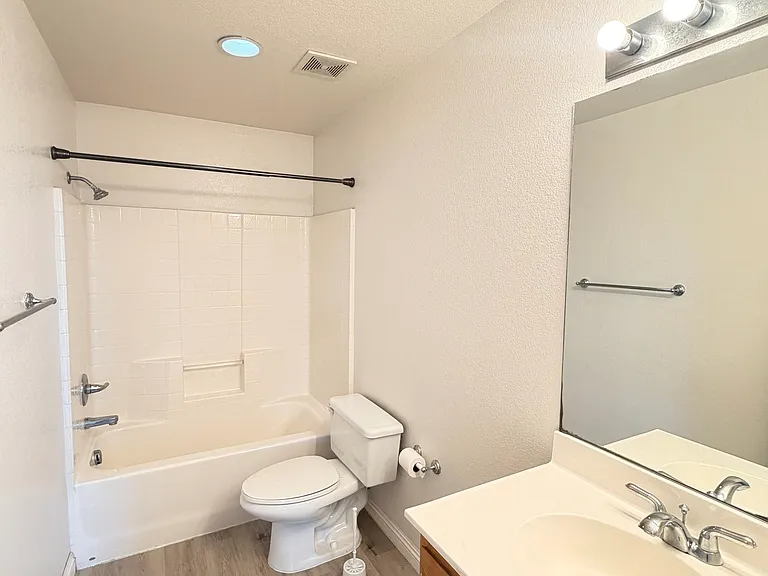 6205 Long Cove Dr — Photo 14