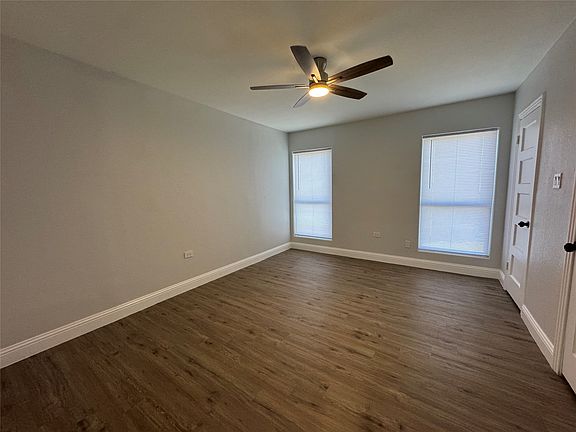 3rd image of 2909 Alexander Ave