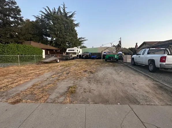 821 E Rosina St, Escalon, CA 95320