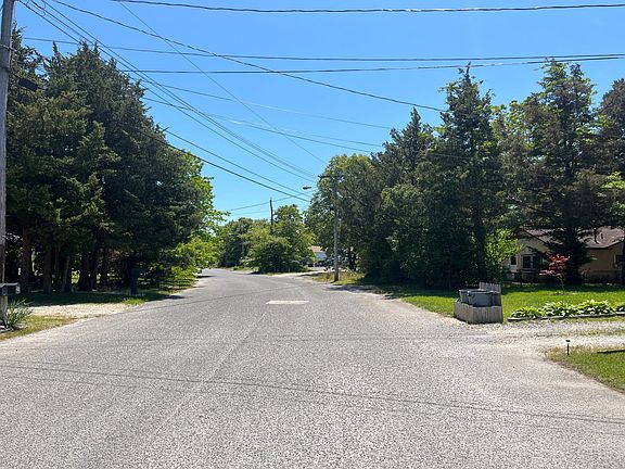 5th image of 28 Bayberry Dr
