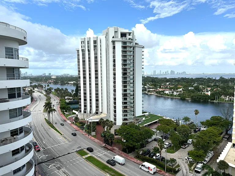 5555 Collins Ave #16V — Photo 23