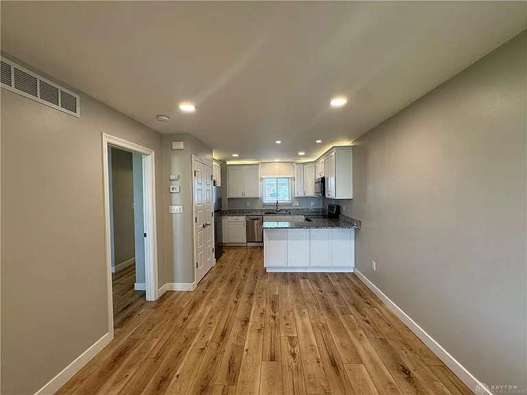 16 Chestnut St #3 — Photo 2