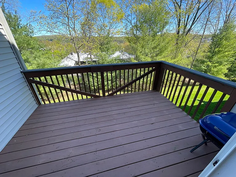 1703 Briar Woods Ln — Photo 9