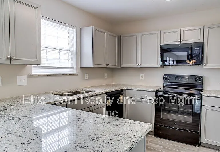 2035 Speedwell Ct — Photo 3