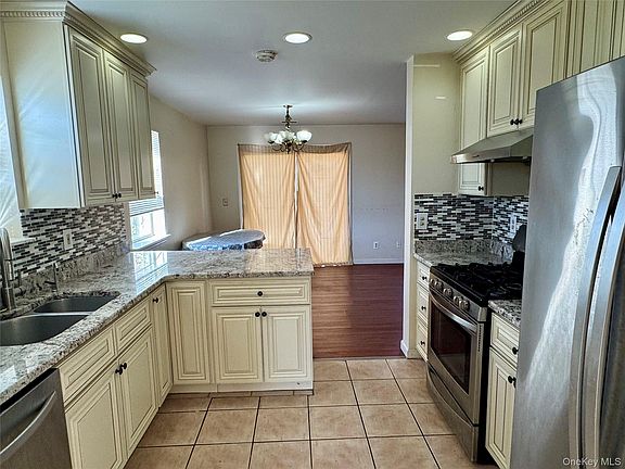 5th image of 47 Brick Pond Road