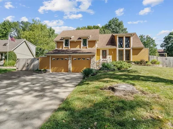 6629 Haskins St, Shawnee, KS 66216