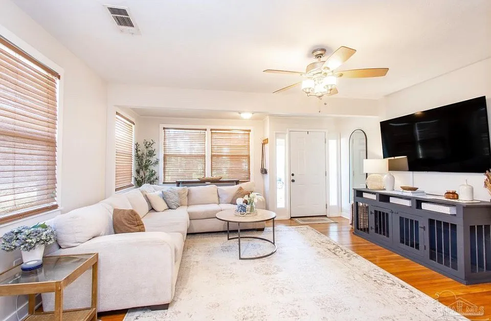 3 bed, 1518 sqft, $2,000 — Photo 4