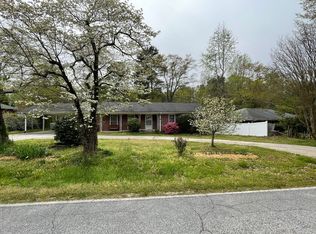 126 Richbourg Rd, Greenville, SC 29615