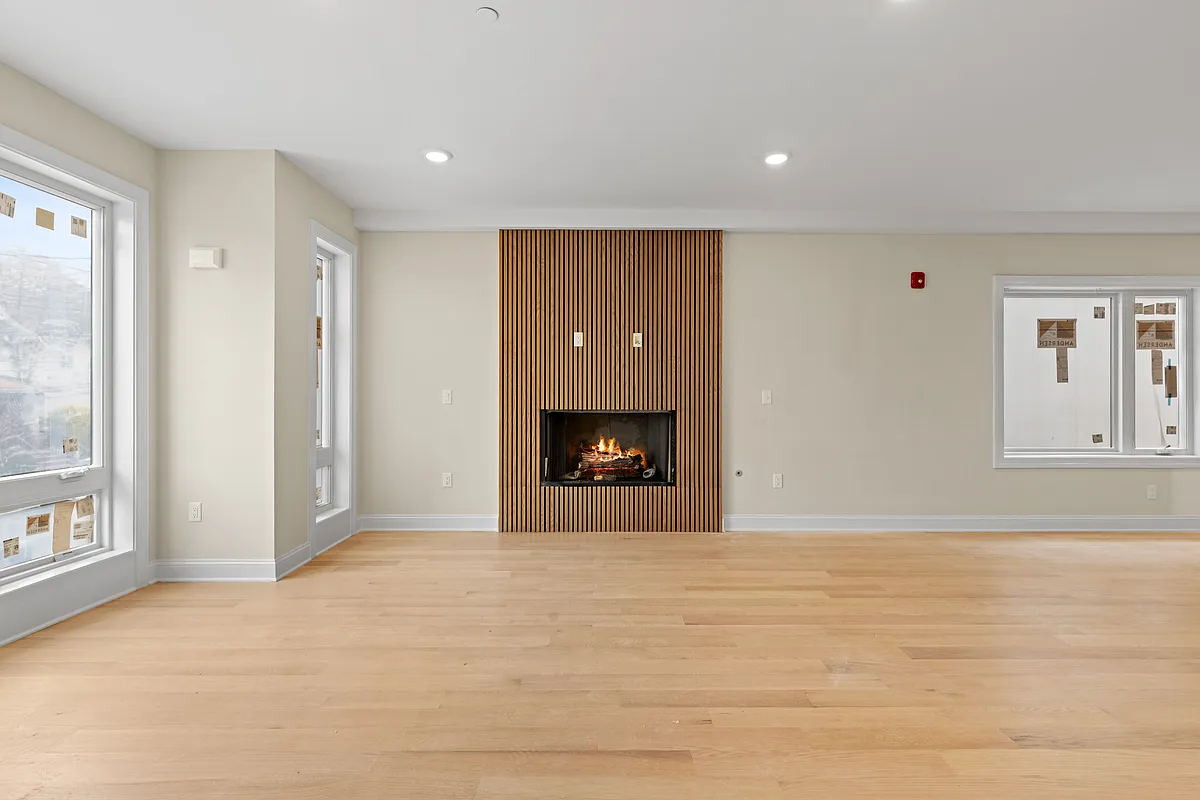 Building Photo - 45 Lincoln Ave #A