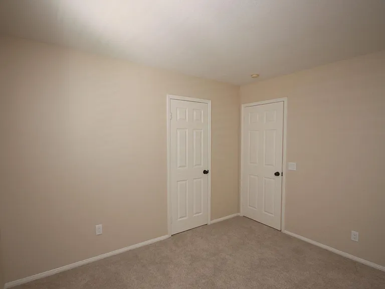 1074 Rocton Dr — Photo 21
