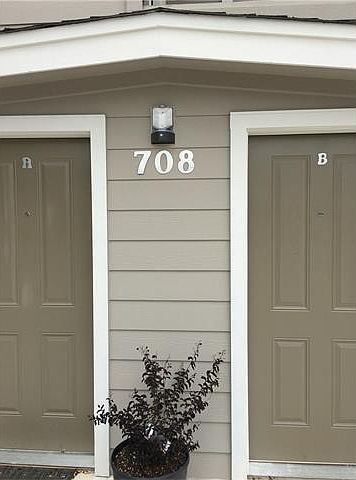 2nd image of 708 W 6th St