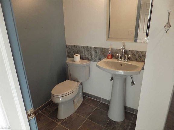 5th image of 38659 Harrison Creek Ct