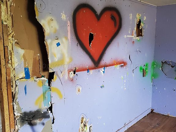 3rd image of 801 S Davis Ave