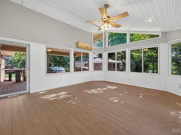5th image of 3278 Taylor Ave