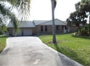 2075 Cypress Lake Dr, Grant Valkaria, FL 32949