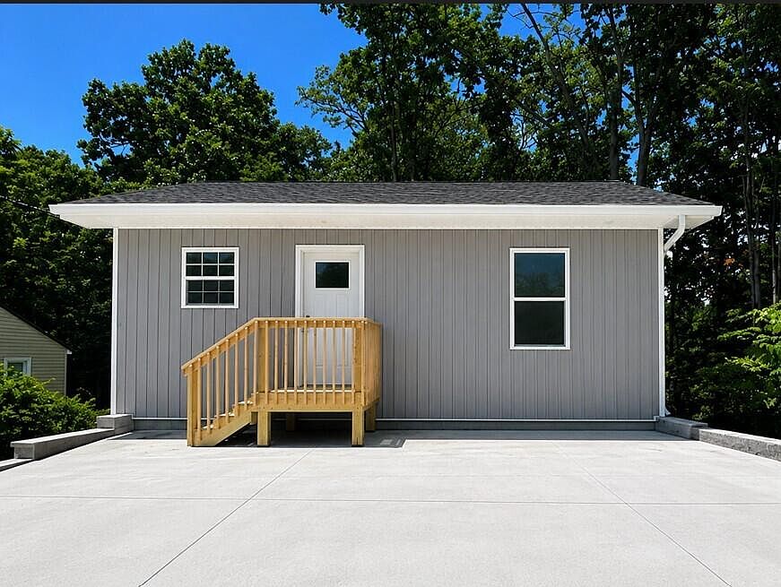 1st image of 2984 Ashley St