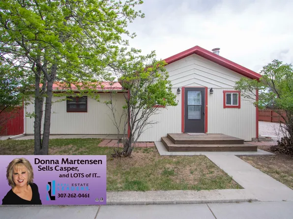 213 N 3rd St, Glenrock, WY 82637