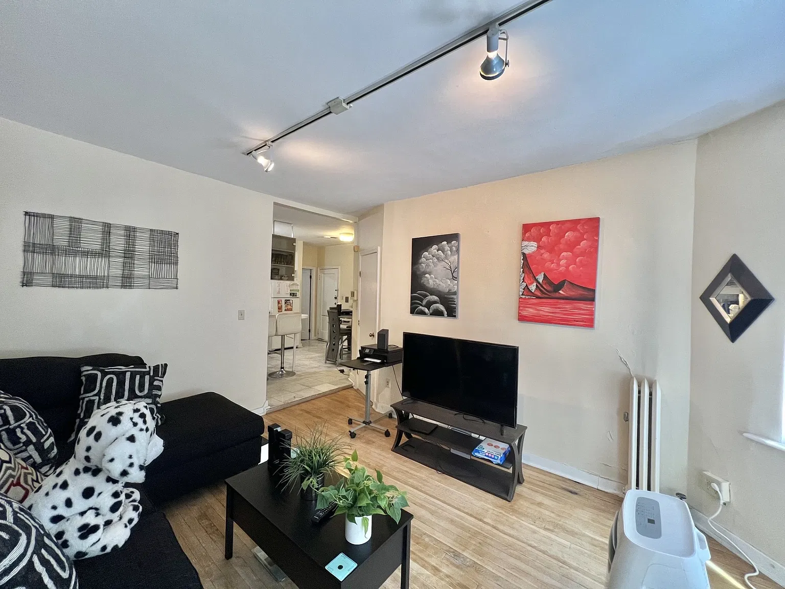 1 bed, 553 sqft, $3,000 — Photo 4