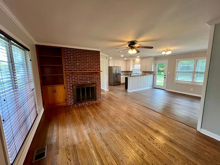 807 Peachtree St — Photo 2