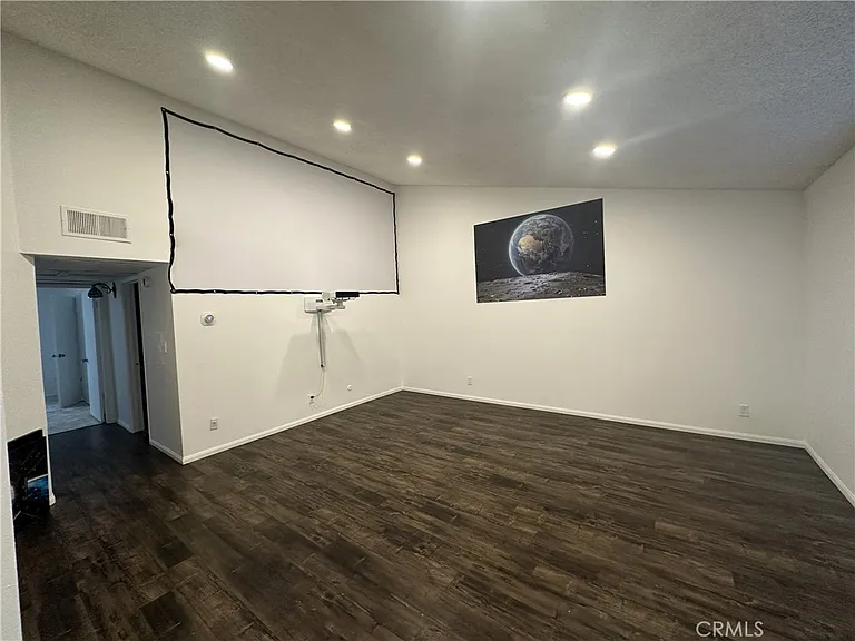 5500 Lindley Ave #222 — Photo 1
