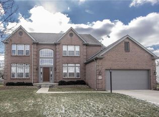 6930 Four Seasons Dr, Westerville, OH