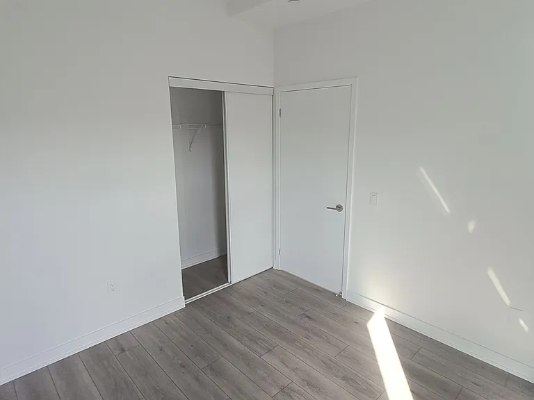 1 Fairview Rd E #3210 — Photo 16