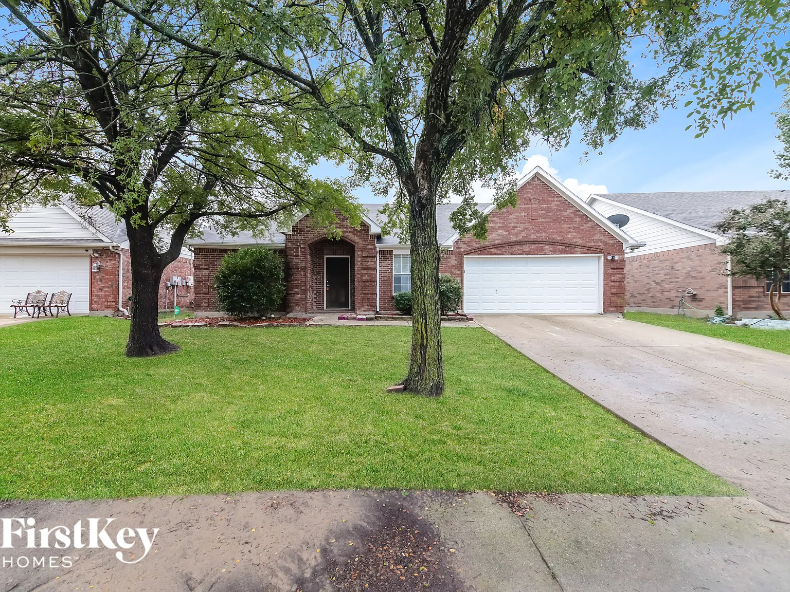 3 bed, 2.0 bath, 1699 sqft, $2,165 — Photo 1