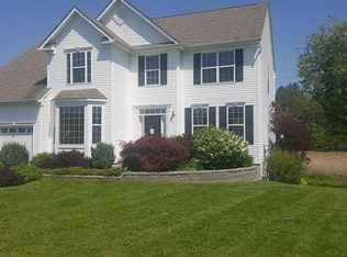 13 Evergreen Ln, Walden, NY 12586