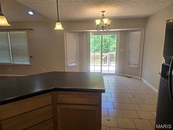 4th image of 18730 Lynn Ln