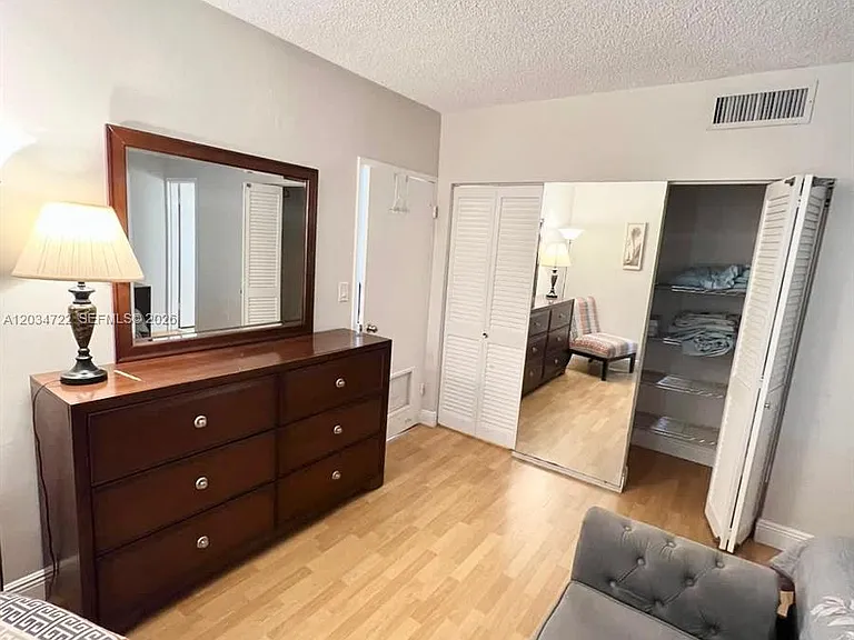 905 Brickell Bay Dr #1422 — Photo 21