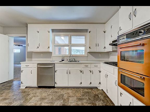 5th image of 506 Arlington Ave