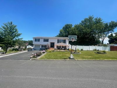 322 Burroughs Lane, New Windsor, NY, 12553